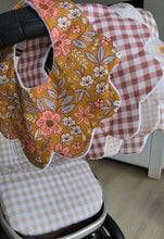 Scalloped Bib Set