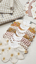Scalloped Bib Set
